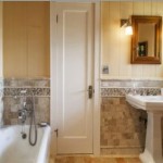 hawaii planatation home bathroom