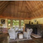 hawaii plantation home living room