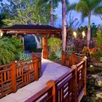gorgeous Hawaiian garden